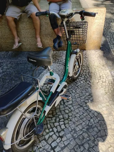 Bike elétrica LEv..Original excelente estado geral 2 dono bateria ? de chumbo só pegar An