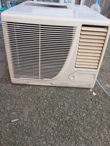 Ar condicionado tipo janela 9000 btu 220 vt funcionando perfeitamente 