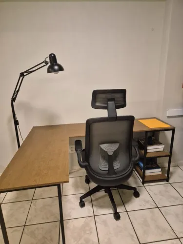 Cadeira Ergonômica Zinnia Venezia com Apoio de Cabeça | Excelente Estado