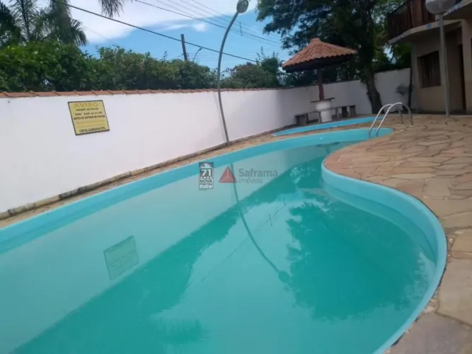 Propriedade com 6 sobrados à venda no Pontal de Santa Marina. Excelente para renda com Loc