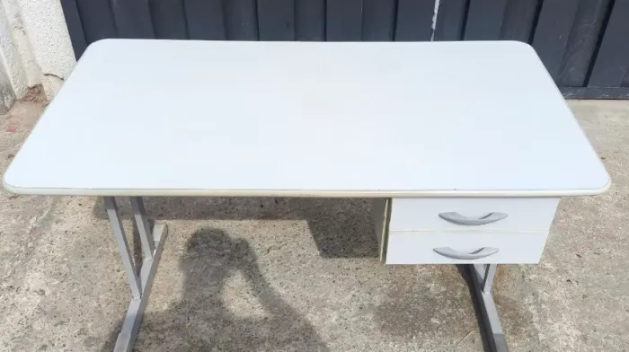 Mesa de escritório em MDF com duas gavetas n°5 | Somente retirada em mãos