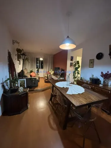 Apartamento ensolarado, 2 quartos à venda, Bingen (próximo a BR040), Petrópolis, RJ - R$38