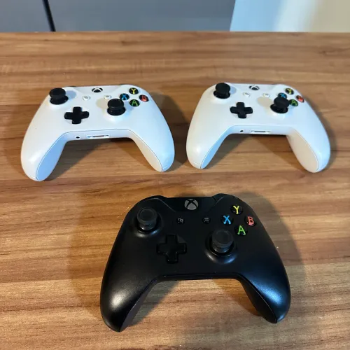 Lote de controles de Xbox - faço OLX Pay