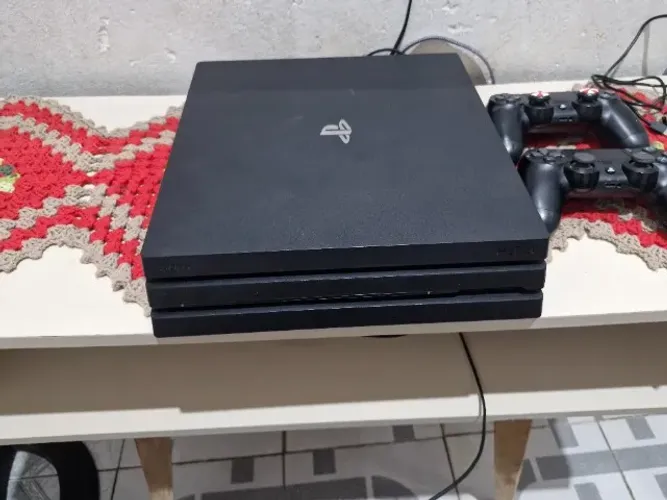 Vendo ps4 pro novo 1tb