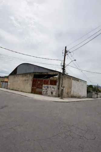 GALPÃO - Centro de Queimados - Otima localização 