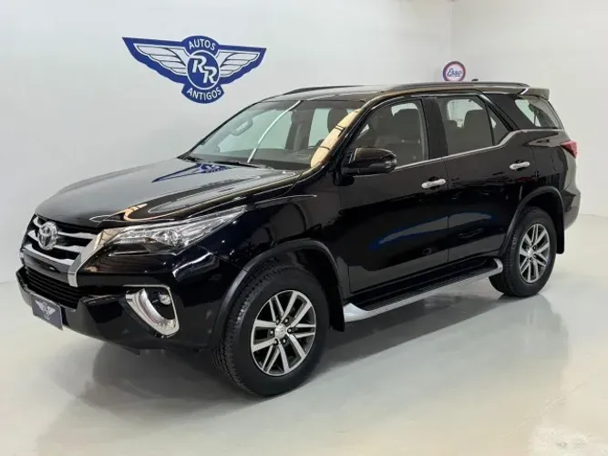 Toyota Hilux SW4 SRX 4X4 2.8 TDI 16V Dies. Aut. 2018