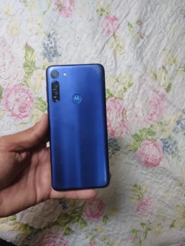 Moto G8