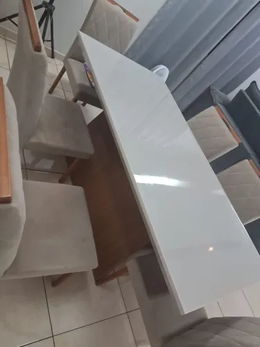 Vendo mesa + 6 cadeiras