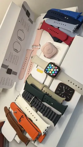 Apple Watch Series 6 (40mm) Rose Gold - Completo na Caixa + Kit com 10 Pulseiras Extras!