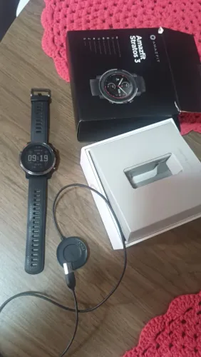 Vendo relógio amazfit stratos 3 com GPS integrado