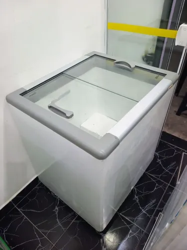 freezer/expositor horizontal com tampas de vidro deslizantes