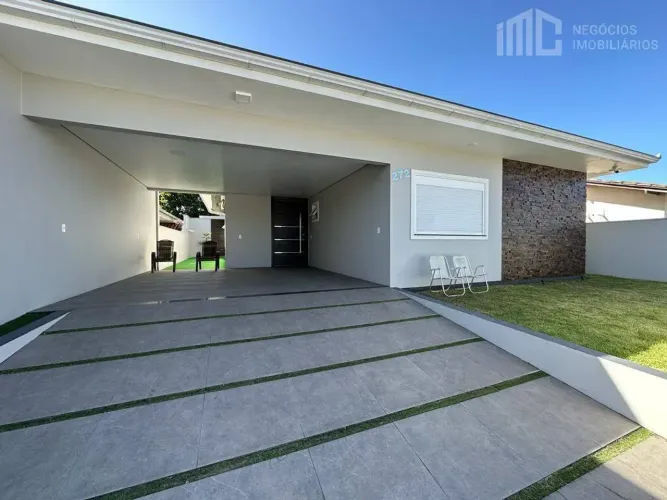 Casa alto padrão com 3 suítes | Centro - Bal. Barra do Sul/SC