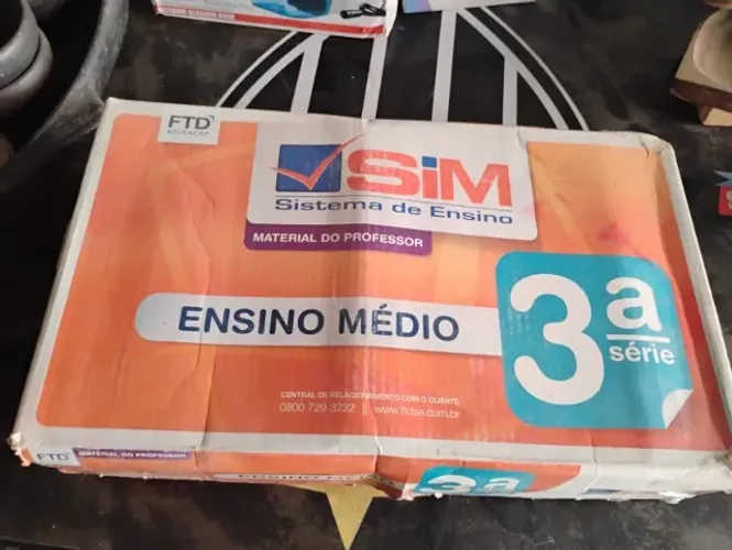 caixa do sistema de ensino SIM, da editora FTD, especificamente destinada ao Material do P