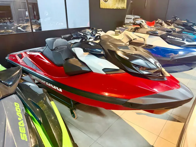 GTX RXT RXP jet Ski showrrom seminovos