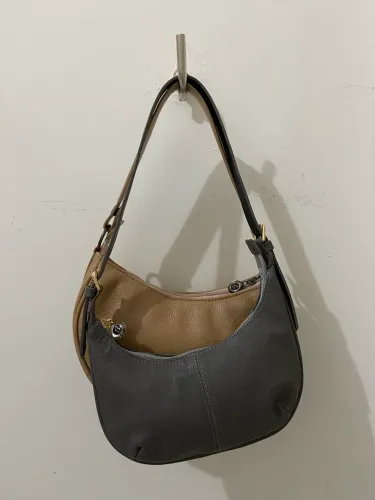kit 2 bolsas meia lua em couro legítimo
