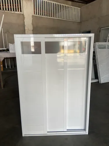JANELA ALUMÍNIO BRANCO COM VISOR DE VIDRO