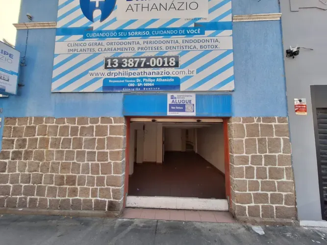 Loja Comercial Térrea Frente Calçada para Locação no Gonzaga - Santos - SP