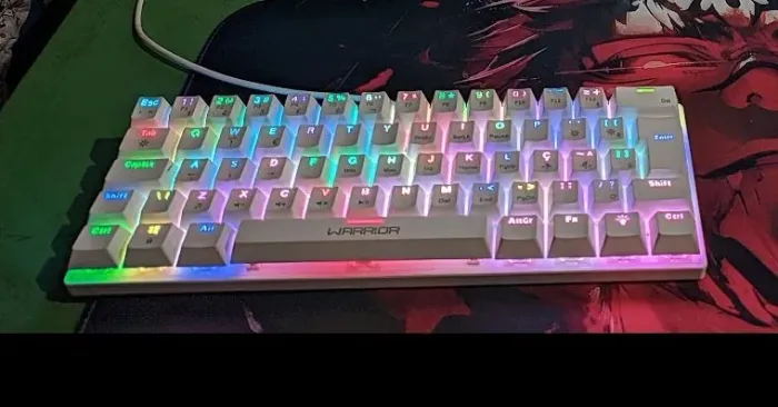 Teclado Warrior mecânico 100% , tamanho 60%