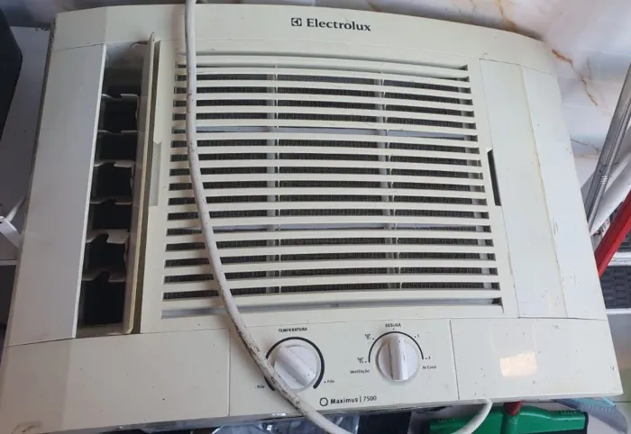 Ar condicionado Janela 7.500 BTUs 127v Eletrolux