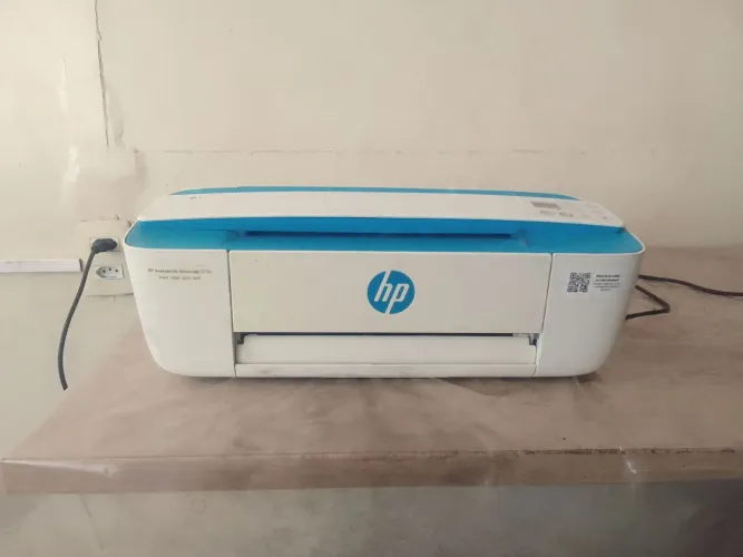 Impressora multifuncional HP deskjet _ 30 ,00 reais ( precisa de manutenção)