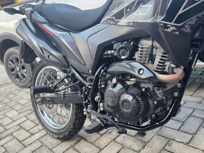 Xre 160 moto estado de zero ,,excelente único dono *65 apenas 28 mil kilosrodadas 