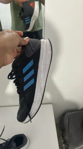 Tênis adidas