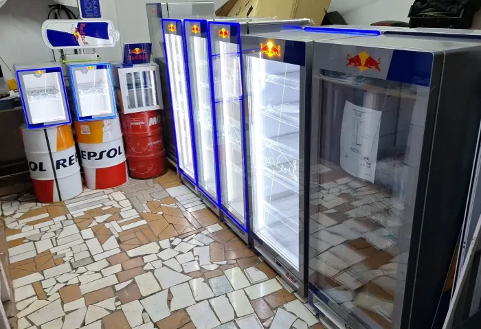 Expositor Modelo Redbull a partir de