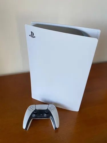 PlayStation 5 com Leitor - 1TB SSD, 4 JOGOS, 1 CONTROLE DUALSENSE