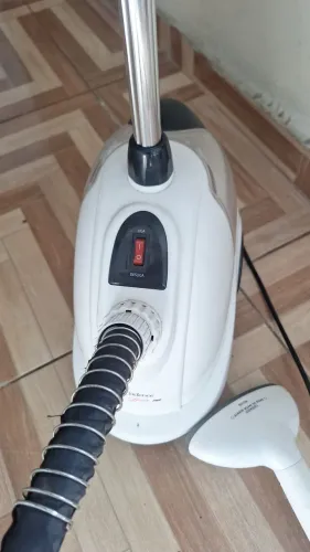 PASSADEIRA DE ROUPAS A VAPOR