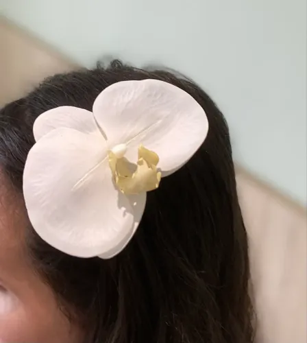 Prendedor de cabelo orquídea off-white Cristal Premium