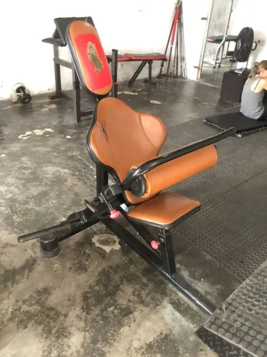 Maquina profissional para exercícios