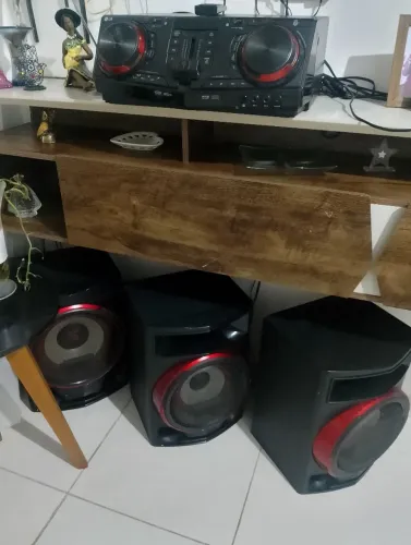 Vendo esse som,em perfeito estado.