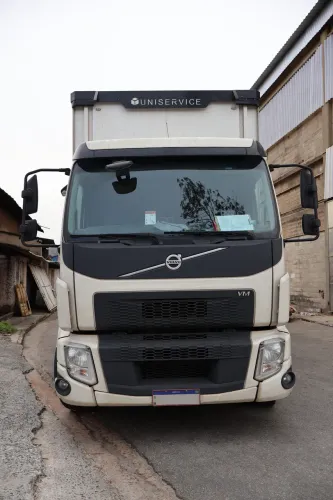 Vende-se Caminhão VM 290 6x2