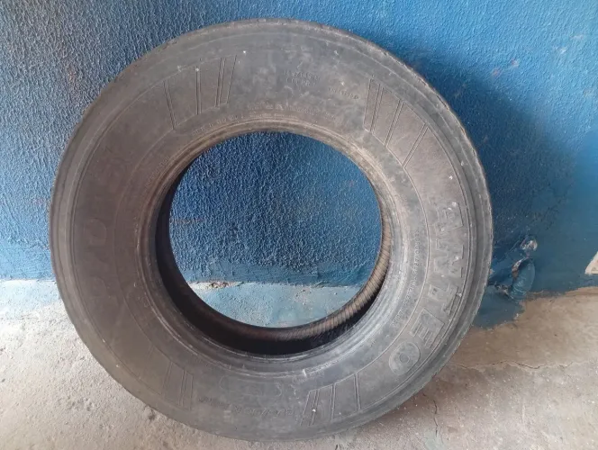 Pneu de caminhão 