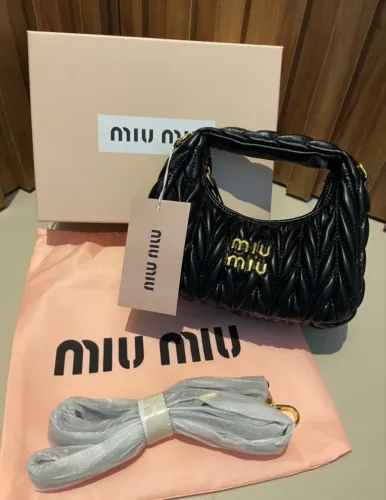 Bolsa Miu miu Hobo wander - acompanha todos os itens