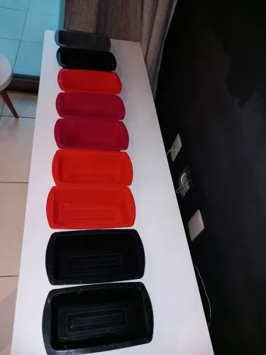 09 formas silicone antiaderente. Pães e bolos