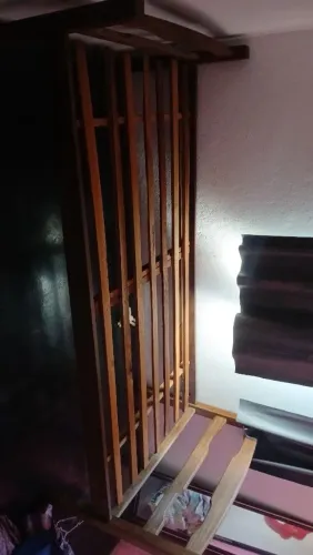 Vende-se cama de sucupira solteiro