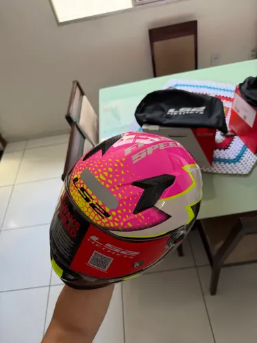 Capacete ls2 tamanho 60 lacrado