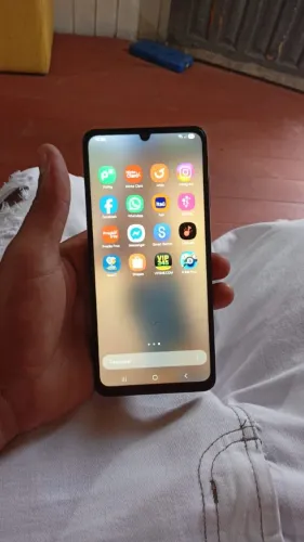 Vendo telefone Samsung galaxy a06 novo tem caixa tem nota tem capinha tem carregador 