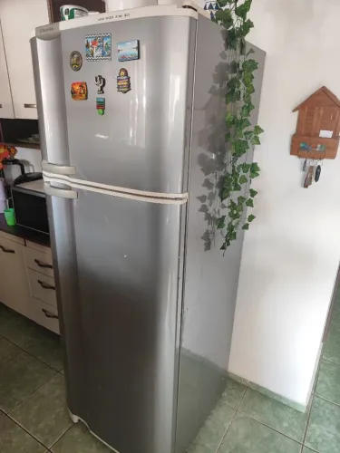 Geladeira Electrolux 394 LT