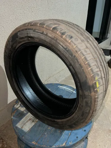 Vende-se Pneu Dunlop Aro 17
