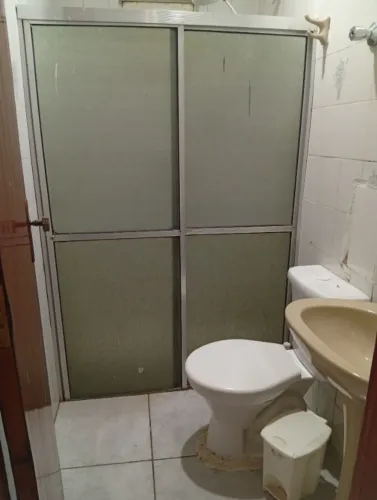 Alugo casa