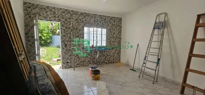 IMÓVEL COM SUÍTE, LADO PRAIA