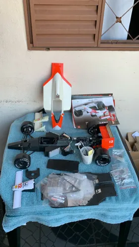 Mc laren mp4-4 deagostini escala 1/8 