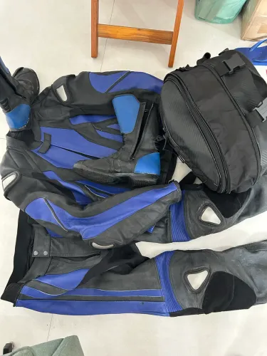 Macacão completo com bolsa banco garupa