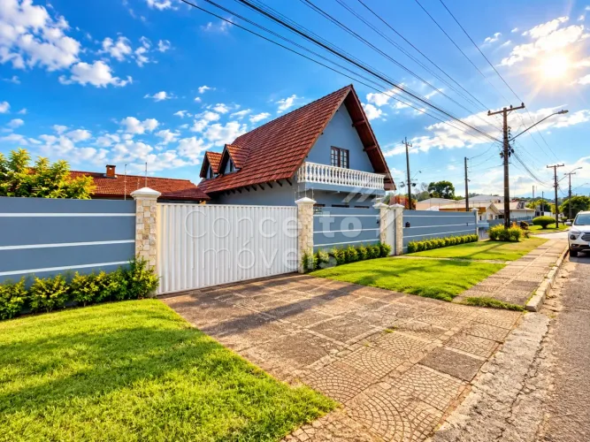 Sobrado Semimobiliado Estilo Chalé com Piscina - Jardim Carvalho