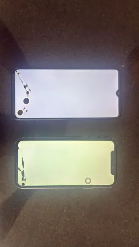 iPhone 11 e Redimi Note 8 Pro
