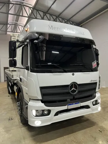Caminhão  mercedes  artego  2433