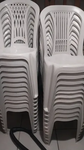 Cadeiras de Plástico 