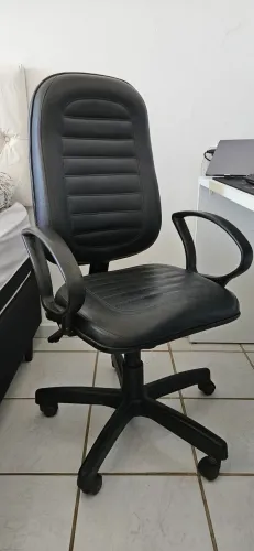 Cadeira Flex Cadeiras Presidente Belluno Giratória Com Braços Preto